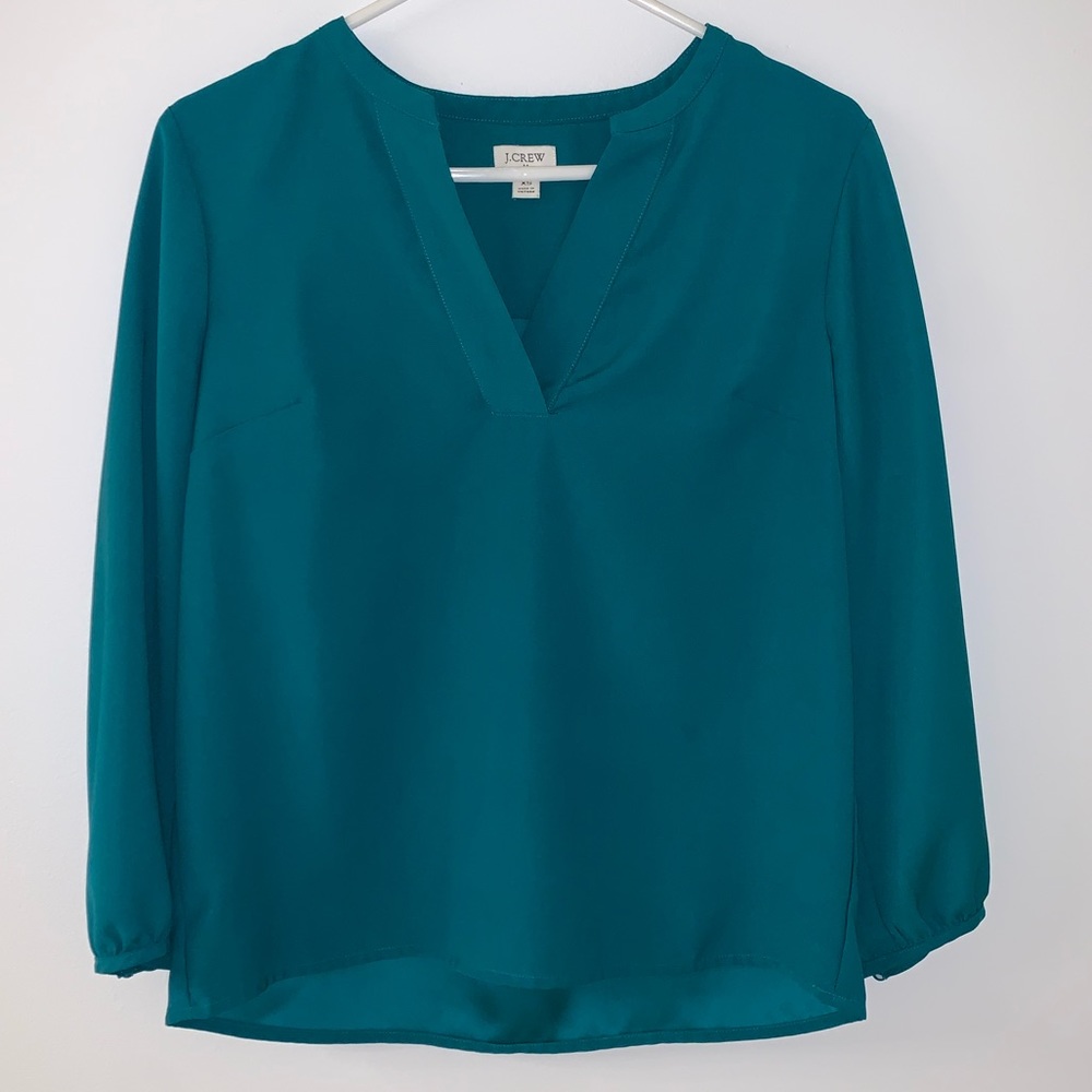 Jcrew flouncy jade green v neck blouse size XS